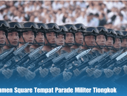 Tiananmen Square Tempat Parade Militer Tiongkok