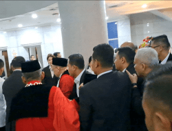 Anwar Usman Pingsan setelah Wisuda Purnabakti di Gedung MK