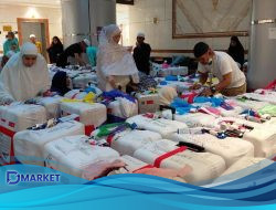 Jemaah Haji Rela Tinggalkan Barang Pribadi Demi Bawa Oleh-Oleh Spesial