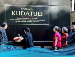 Megawati Tabur Bunga di Monumen Kudatuli, Doakan Korban Tragedi