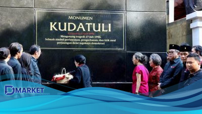 Megawati Tabur Bunga di Monumen Kudatuli, Doakan Korban Tragedi